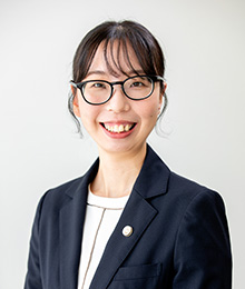 弁護士　金丸有希